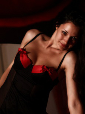 Carine sensuelle à souhait, elle aime le sex et elle s'occupe de toi avec amour appel 05 34 45 26 02