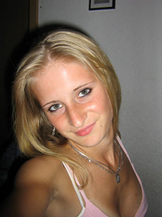 Stephie 23 ans veut aventure sans lendemain et sans prise de tête appel pour l'amour 08 95 900 643